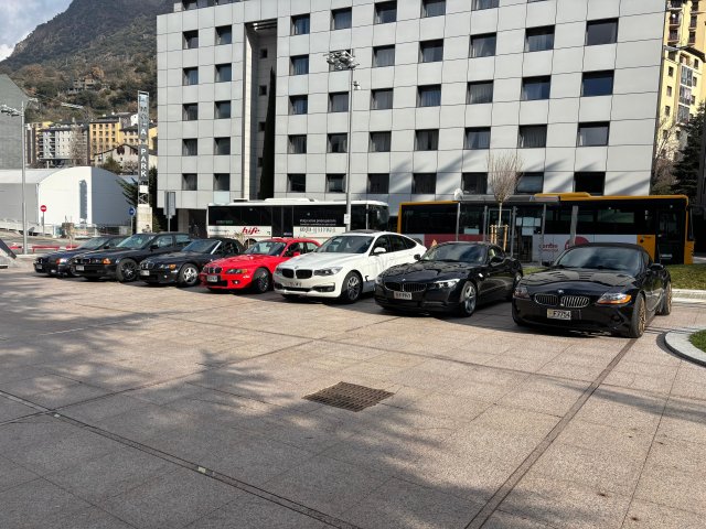 1º Cars &amp; Coffee