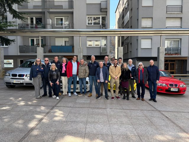 1º Cars &amp; Coffee